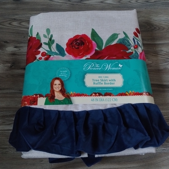 Pioneer Woman Blue Ruffle & Red Roses Christmas Tree Skirt, 48" - Picture 3 of 4